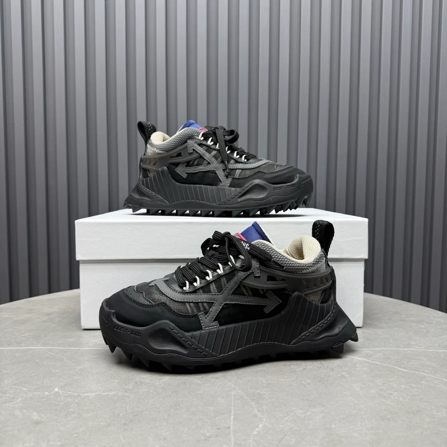 【OFF WHITE】P: 680💰Couple model, Size: Female 35-40; Male 39-44 (customized at 45.46) 2025SS trendy brand OFF WHITE classic popular model, combined outsole, official website original 1:1 developed top-level copy, ️Selected imported high-mercerized matte cowhide splicing breathable mesh ✔️Breathable lining, breathable and comfortable, simple and personalized design, official website rubber outsole.